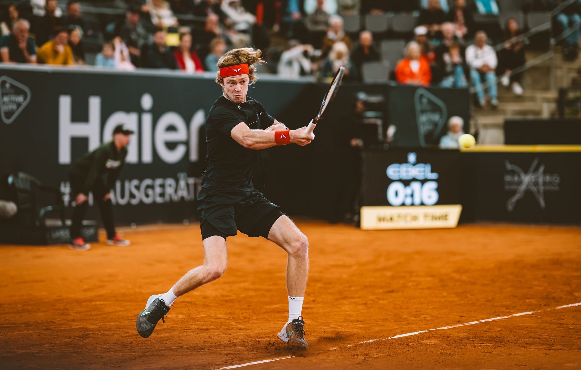 Andrey Rublev in action in Hamburg