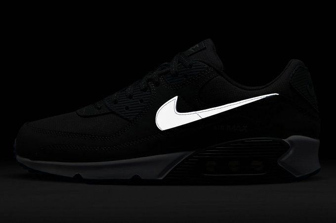 Reflective swoosh: Nike Air Max 90 