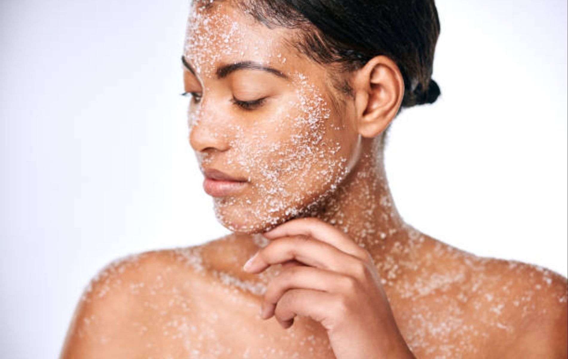 Exfoliation is essential in the humid weather of the monsoons (Image via iStock)