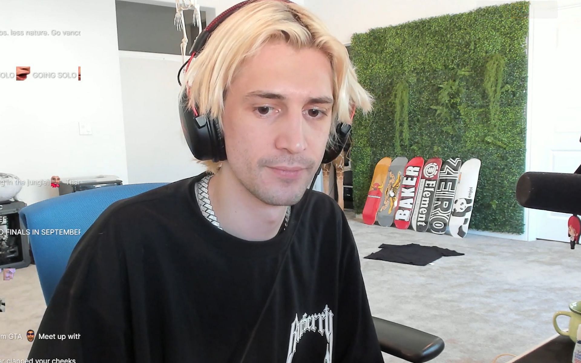 xQc discusses his future plans, hints at moving back to Canada (Image via xQc/Twitch)