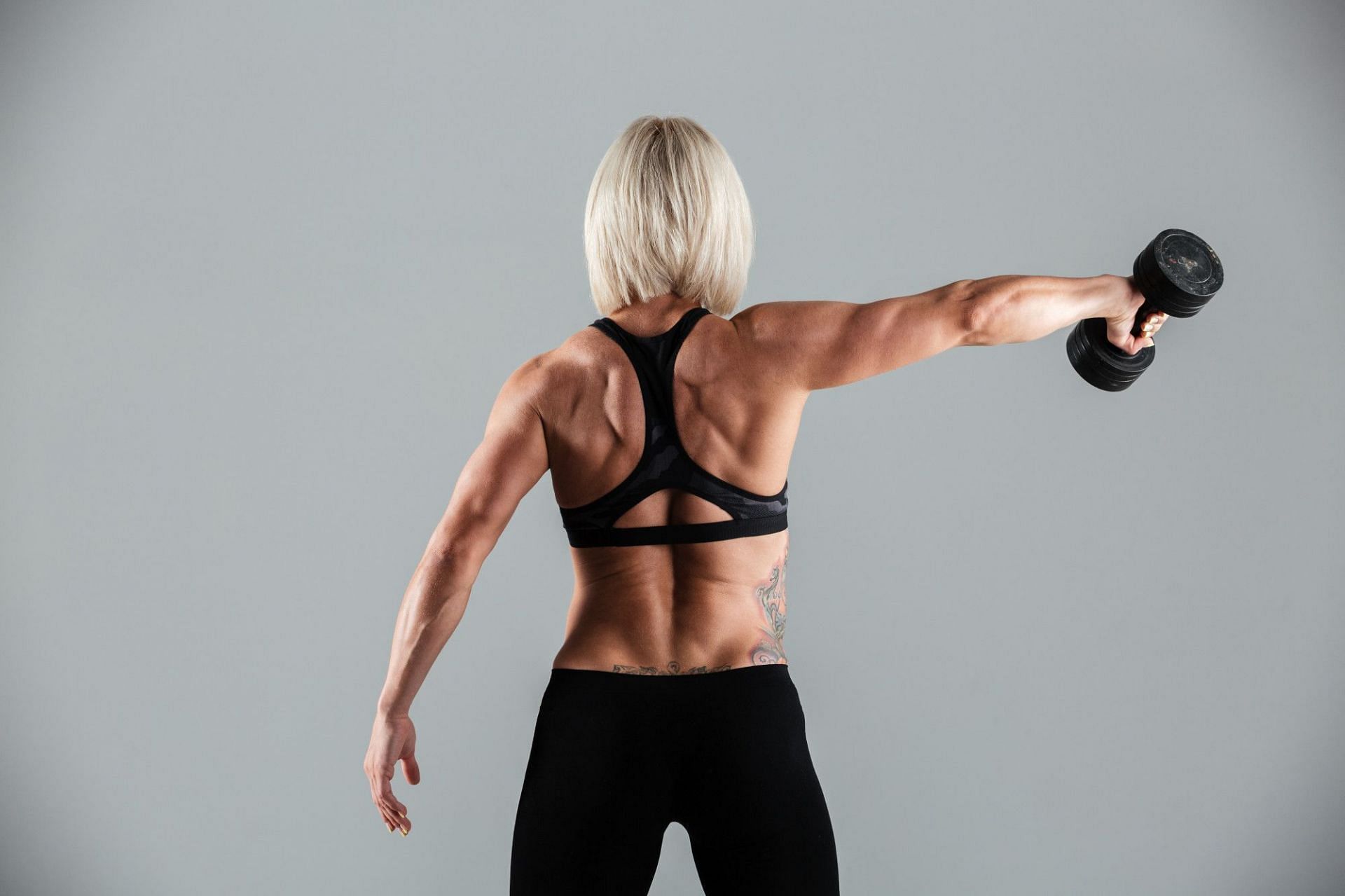 Lat raises are one of the best workouts for bigger shoulders.(Image via Freepik)