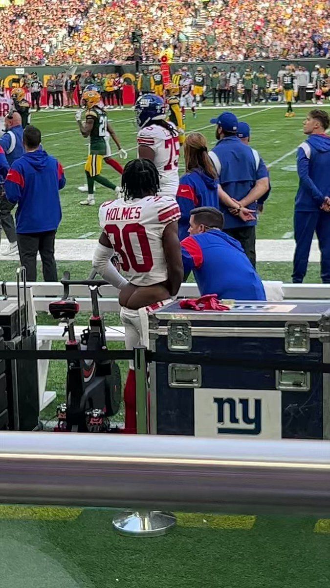 Giants CB Darnay Holmes explains viral sideline video against