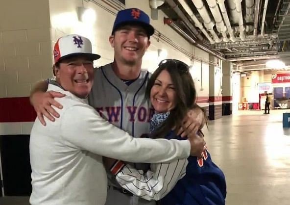 Who are Pete Alonso's parents, Peter Matthew Alonso and Michelle