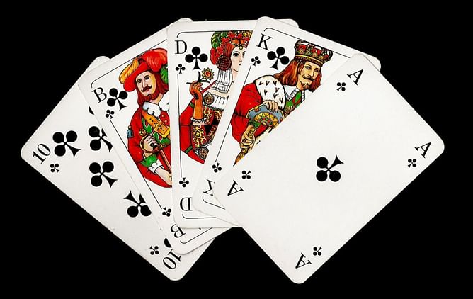 Poker guide: Does a Flush beat a Straight?