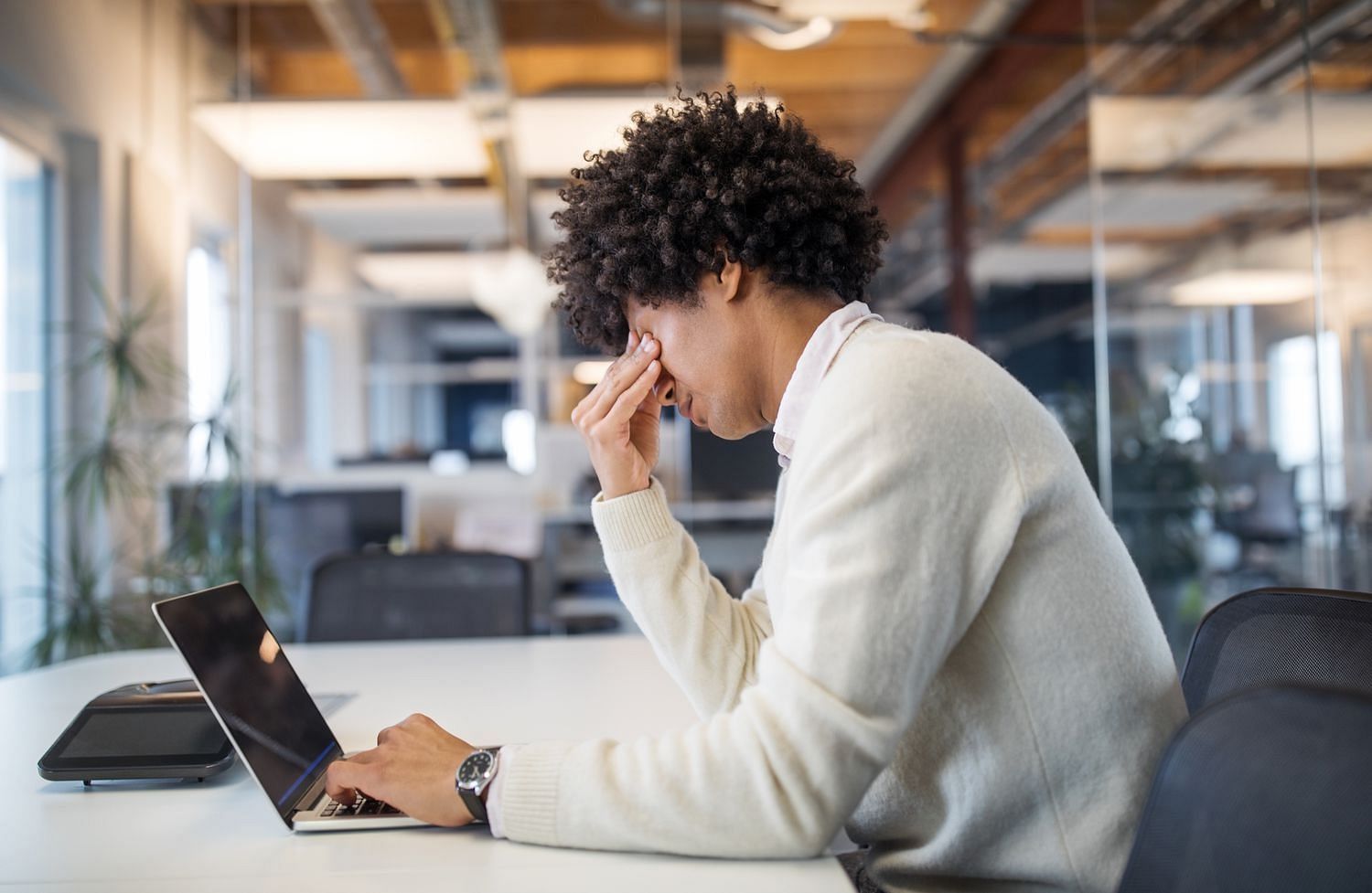 Stress and cholesterol (Image via Getty Images)