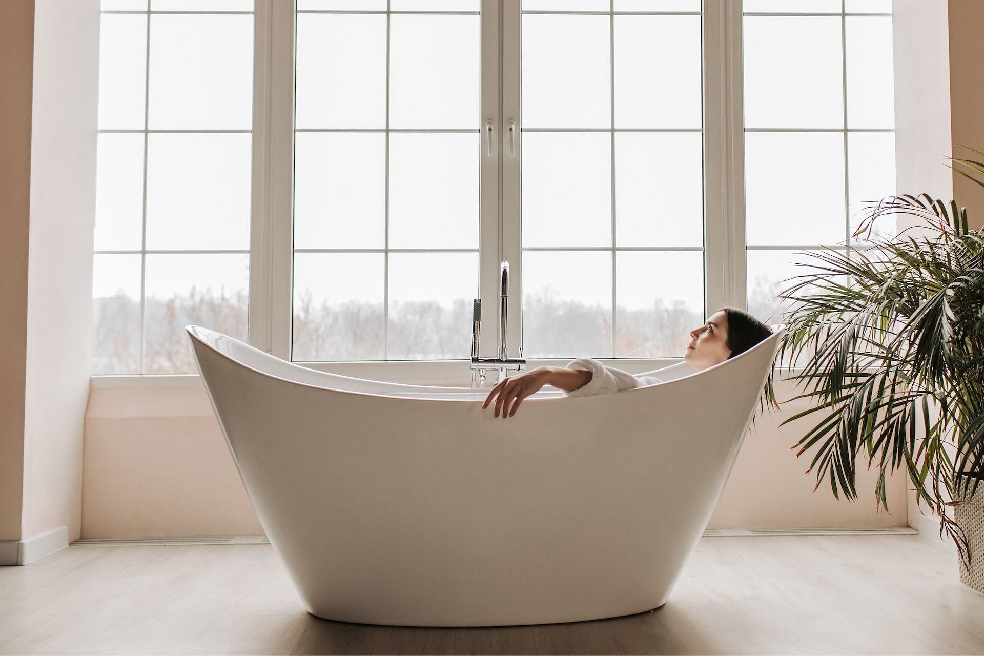 Hot baths. (Image via Pexels/ Vlada Karpovich)