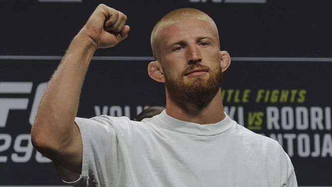 "I just kinda squeeze and hold him there" - Bo Nickal details going up against black-belt jiu-jitsu trainer on his first day in the sport