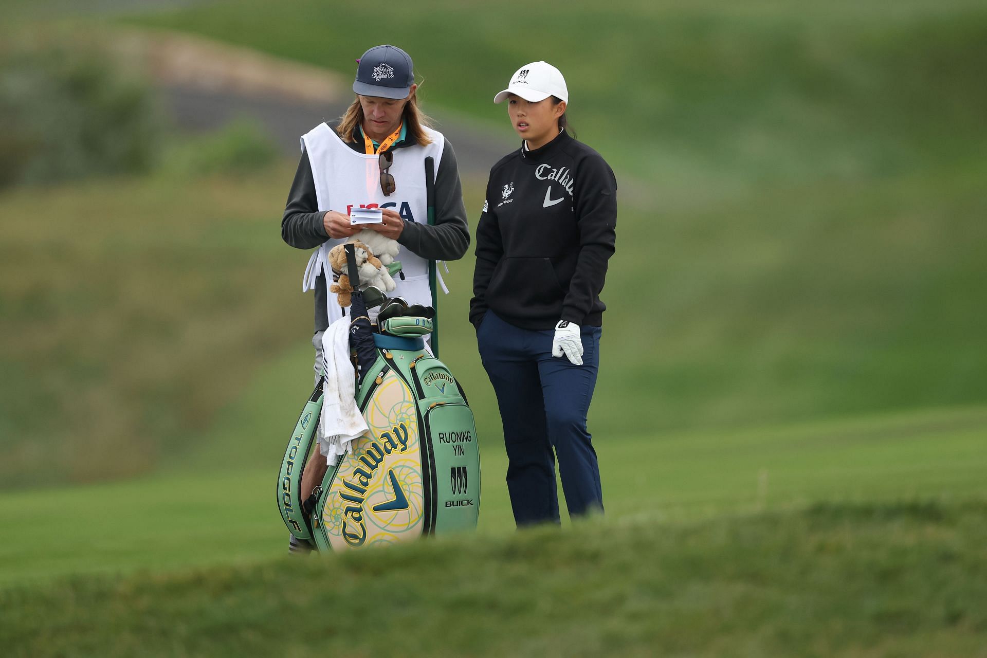 Rouning Yin and her caddie, Jon Lehman