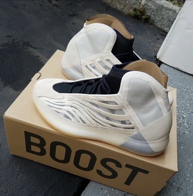 yeezy qntm black on feet