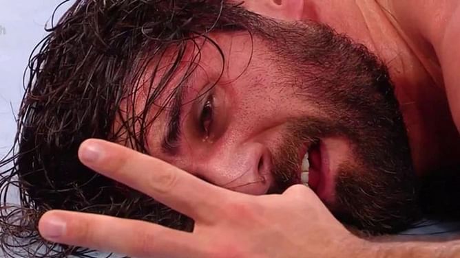 What happened when Seth Rollins had to defend his title against superstar he previously injured after SmackDown went off the air?