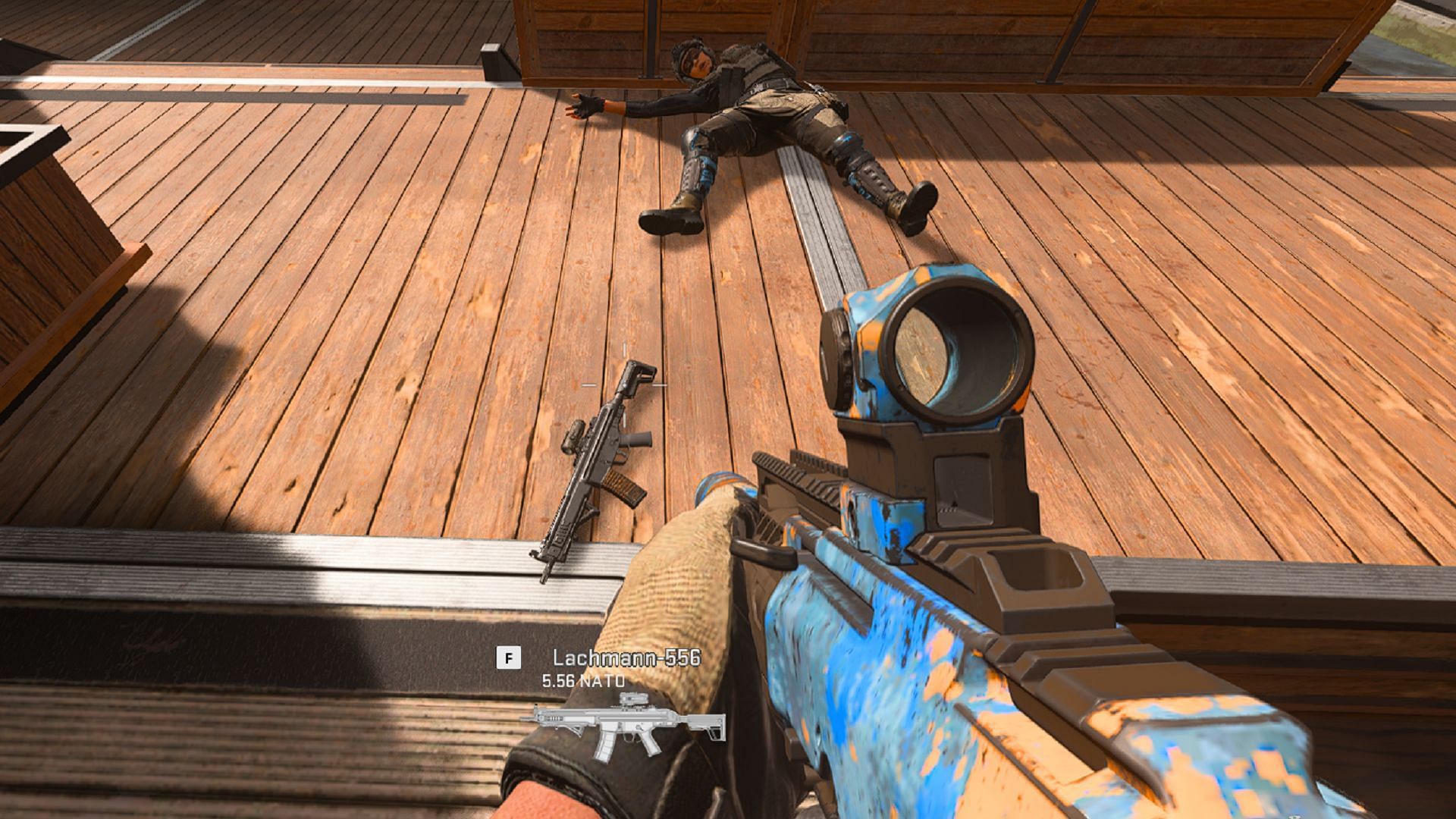 Picking weapons from dead AI soldiers in DMZ in Spice of Life (Image via Activision)