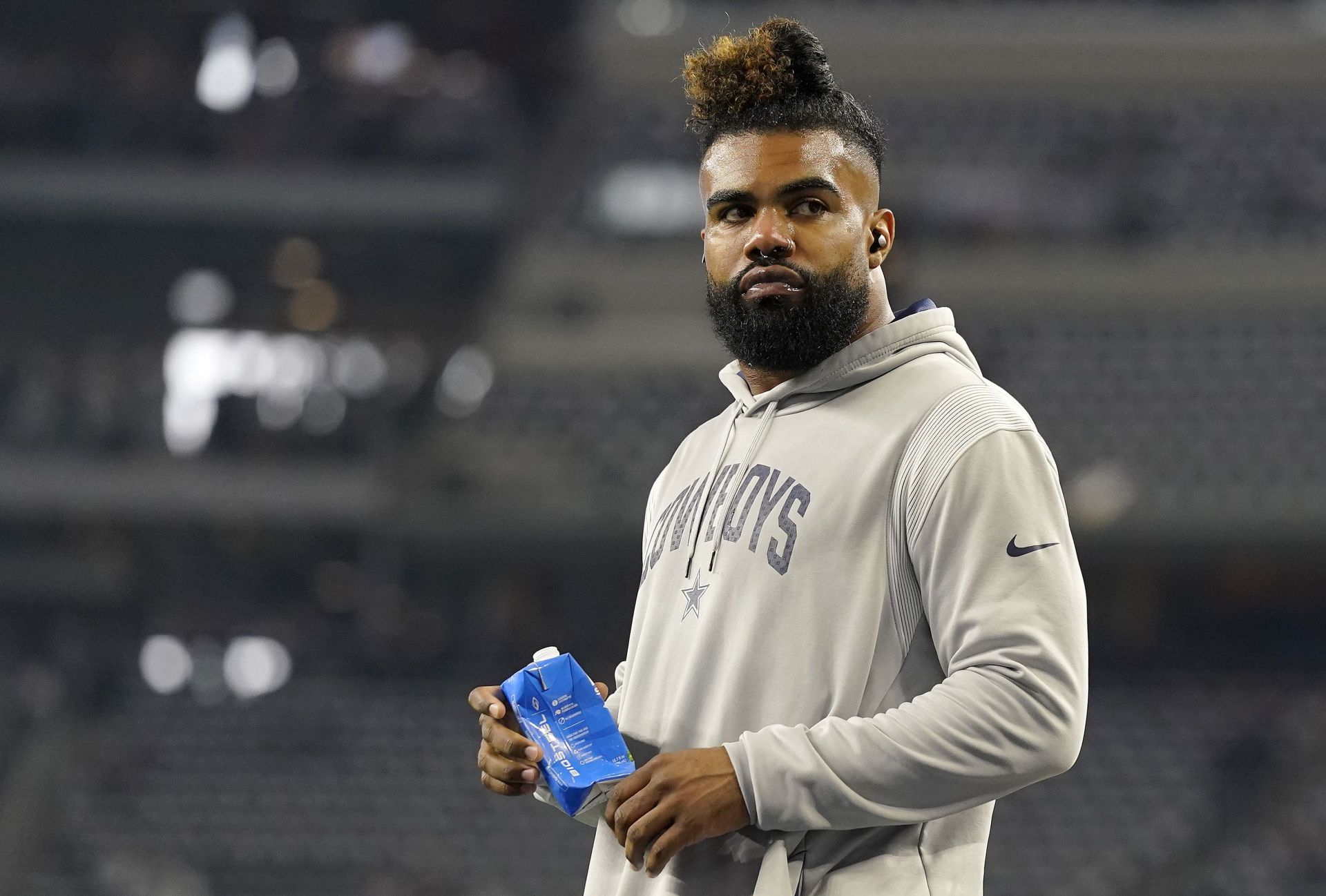 Former Cowboys Star Ezekiel Elliott Settles Dog Attack Lawsuit