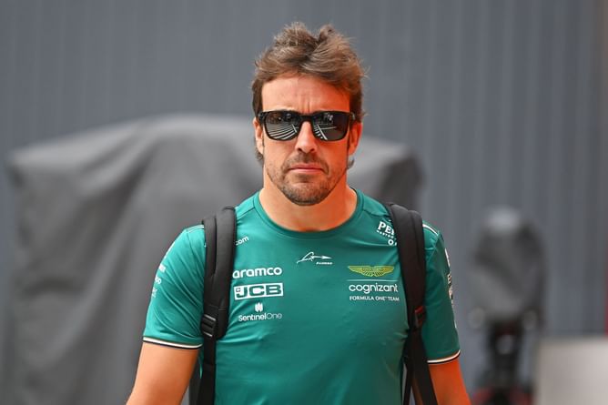 Fernando Alonso focused on a 'tight battle until the end' for P2 in the constructors championship