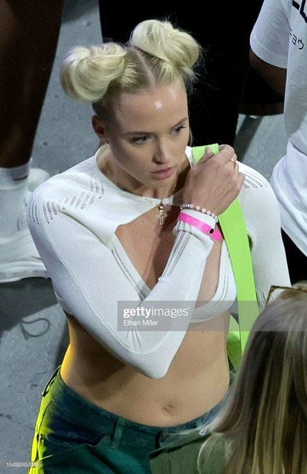 WATCH: Hailey Van Lith causes a stir amongst fans with her shirtless appearance in WNBA Game