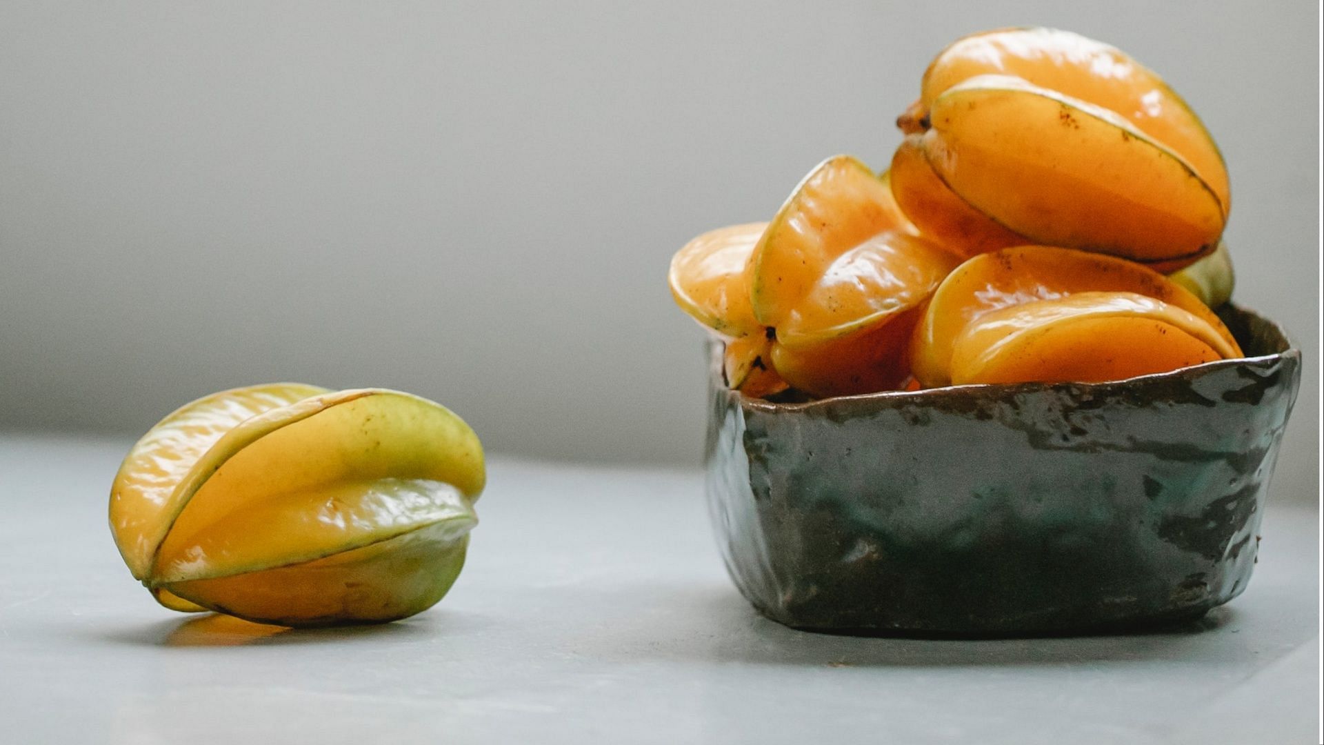 Starfruit contains neurotoxins. (Photo via Pexels/Any Lane)