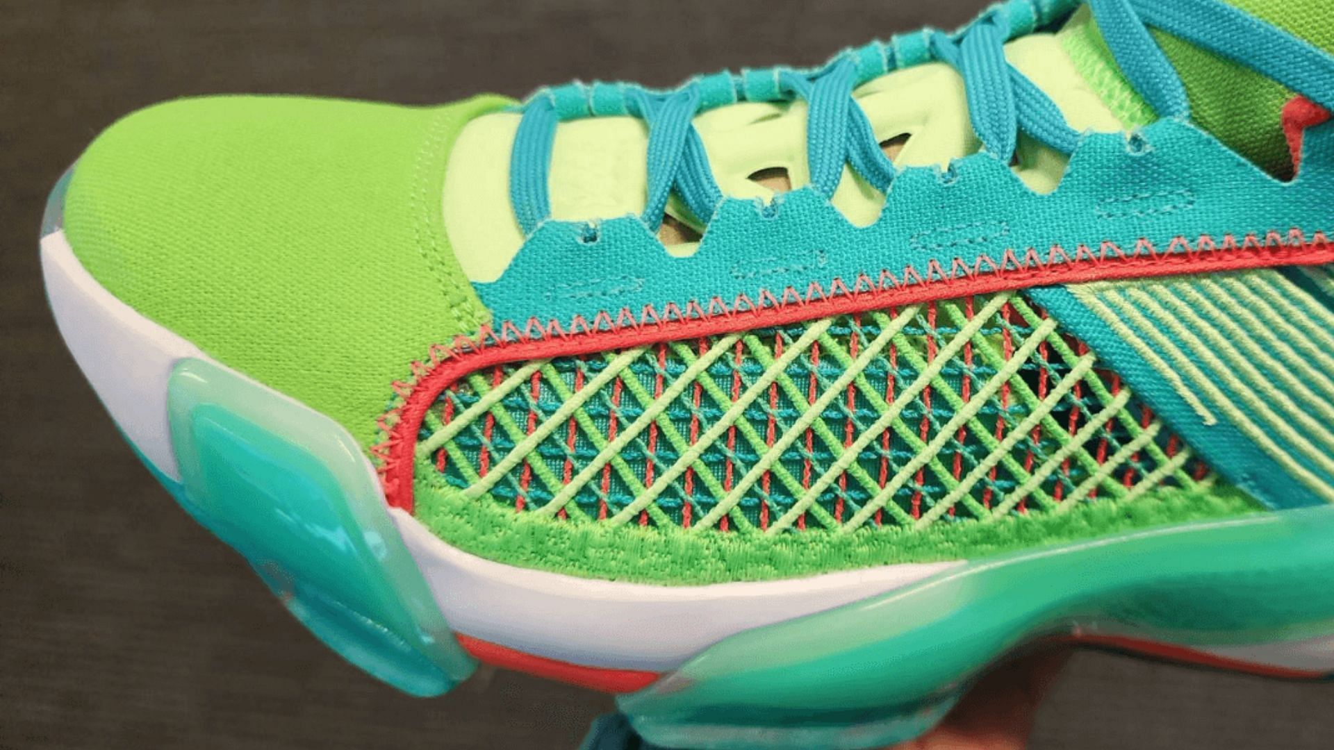 Here&#039;s another closer look at the shoe (Image via Instagram/@chinahamilton)