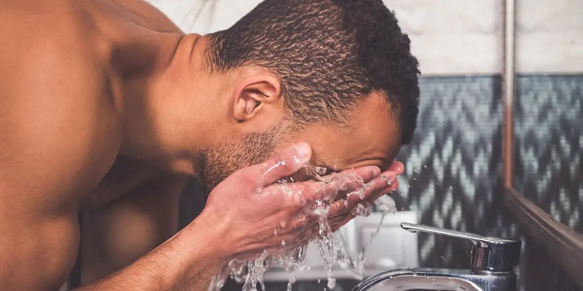 Head and Shoulders for washing face (Image via Getty Images)