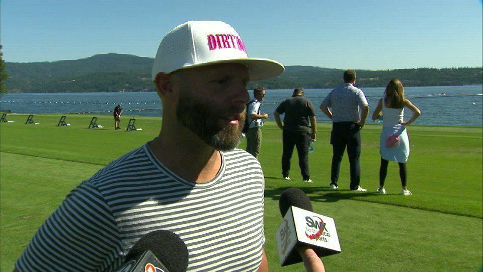 Larry Fitzgerald Takes the 5-Shot Golf Challenge for Charity, Golf  Assassins