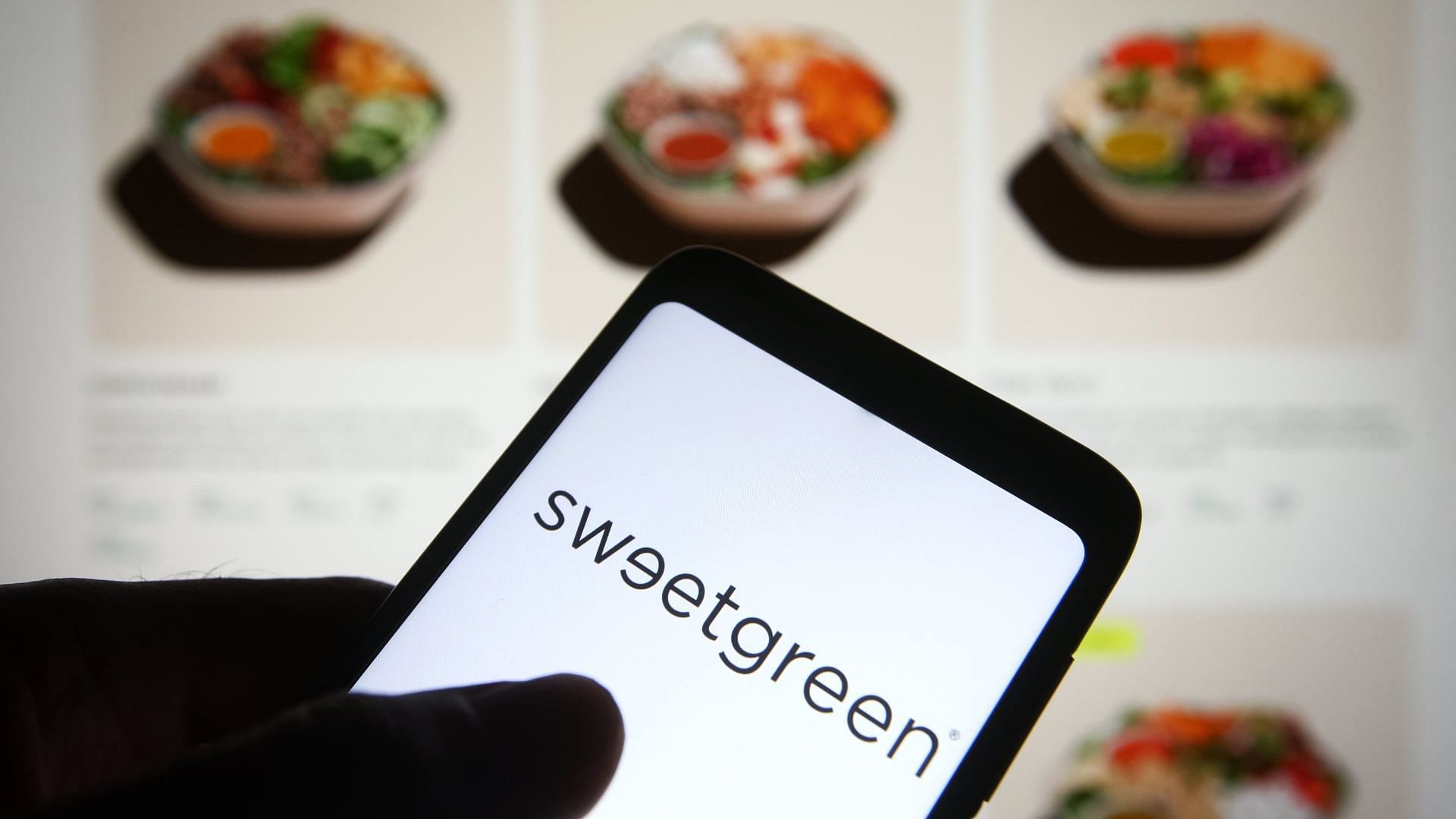 Sweetgreen unveils new exclusive peach-themed items in collaboration with Susan Alexandra and Gohar World (Image via Sopa Images / Getty Images)