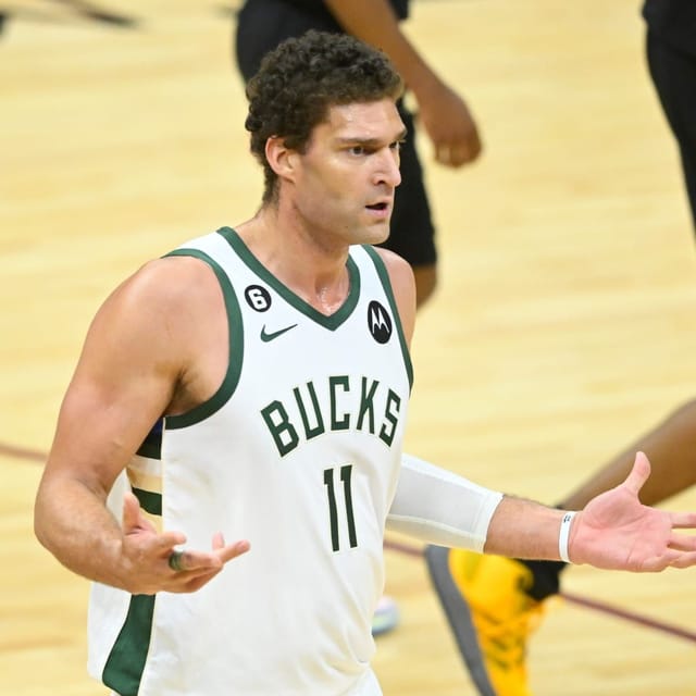 What teams has Brook Lopez played for?