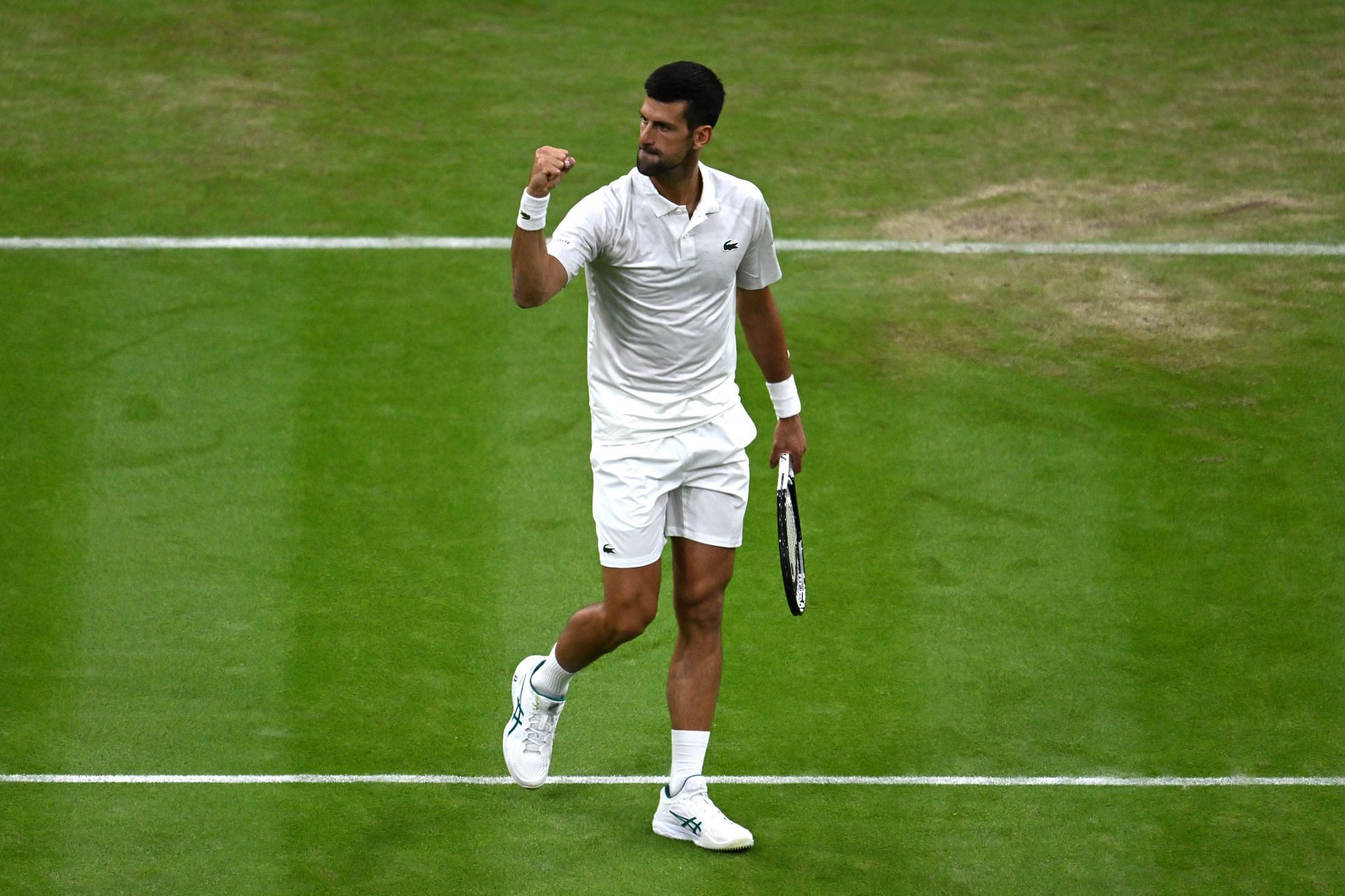 Novak Djokovic leads Hubert Hurkacz at Wimbledon 2023