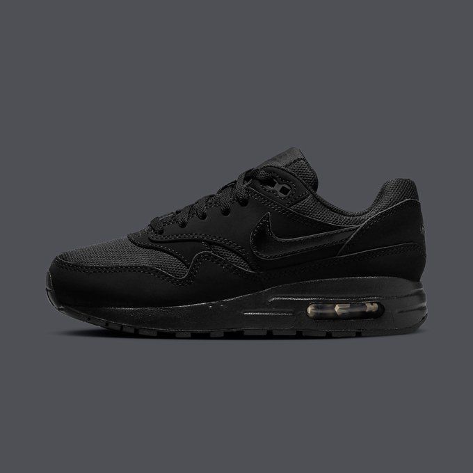 nike black air max shoes
