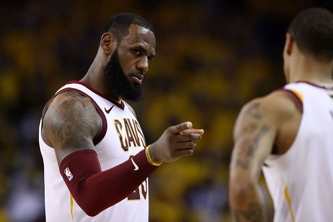 When rookie LeBron James’ Cavaliers teammate didn’t buy into the hype in 2003: “He can just hop on our bandwagon”