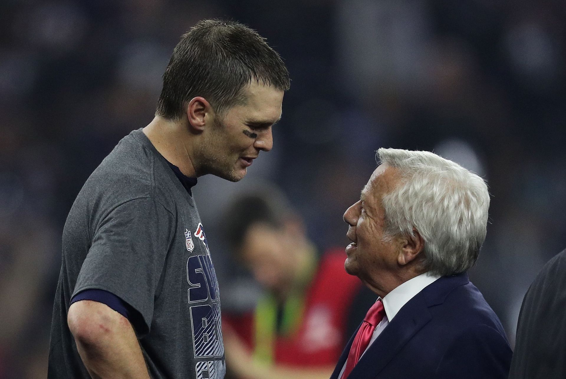 Patriots, Robert Kraft take high road in thanking Tom Brady despite slight