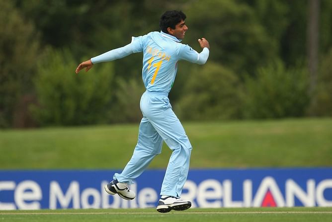 Who is Saurabh Netravalkar, the bowler who ran through San Francisco Unicorns with figures of 6/9?