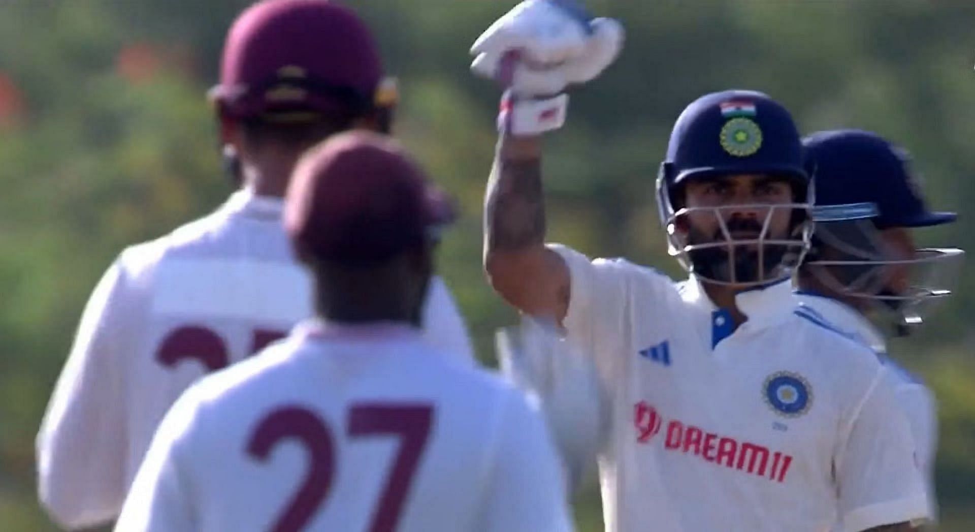 विराट कोहली ने वेस्&zwj;टइंडीज के खिलाफ पहले टेस्&zwj;ट में 76 रन की पारी खेली