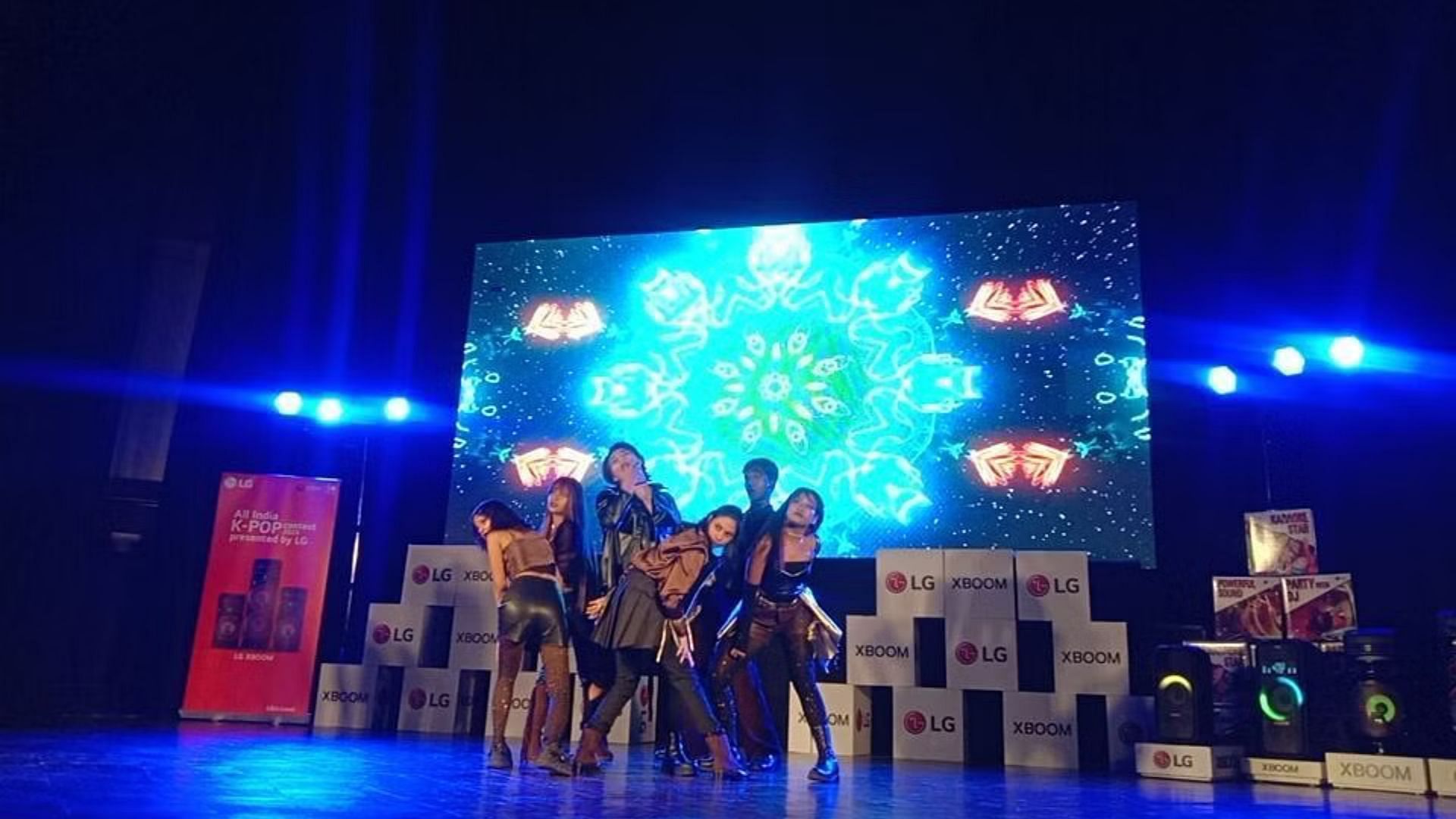 Participants performing at the Delhi K-pop Contest 2023 (Image via Sportskeeda)