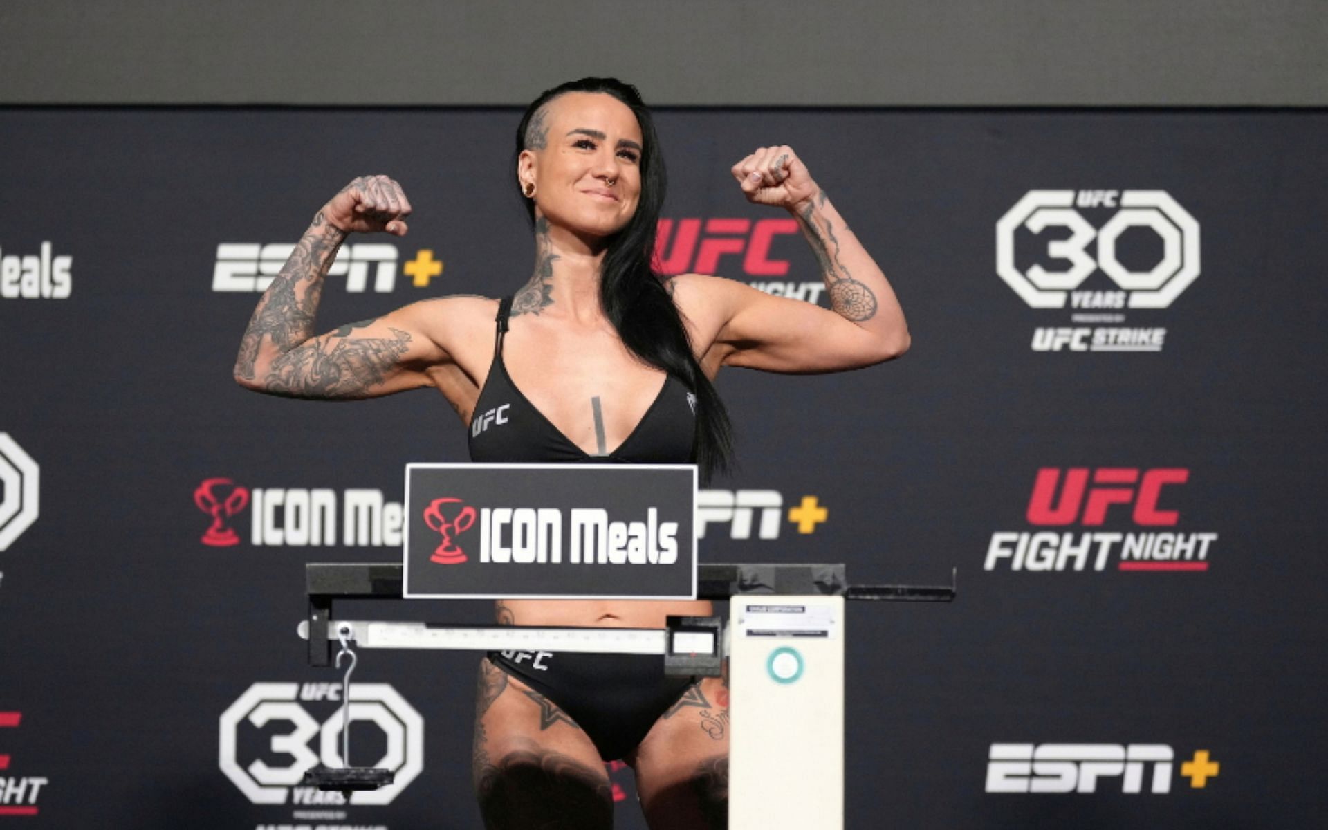 UFC women fighter Ashlee-Evans Smith [Image source: @AshleeMMA on Twitter]