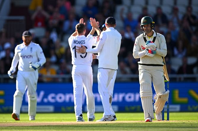 "You're not trying to save a game here" - Kumar Sangakkara questions Australia keeper Alex Carey's approach on Day 1 of 4th Ashes Test