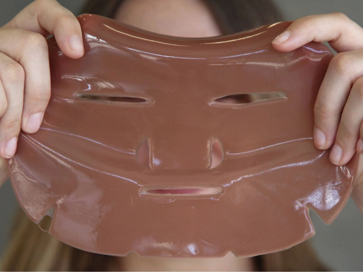 Caffeine face sheet mask (Image via 100% Pure Store)
