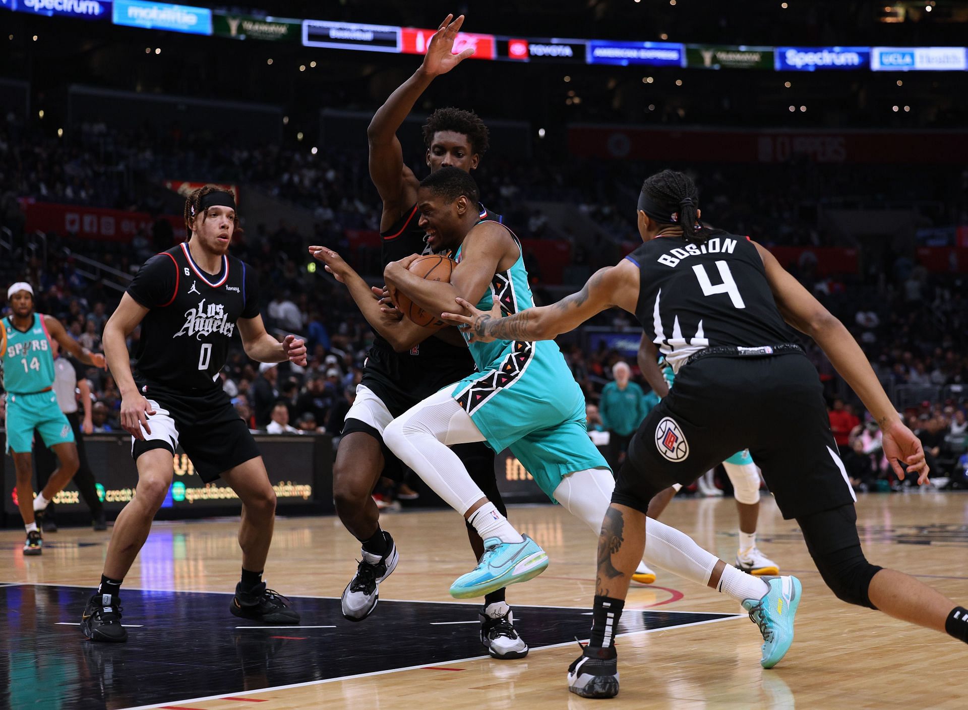 San Antonio Spurs v Los Angeles Clippers