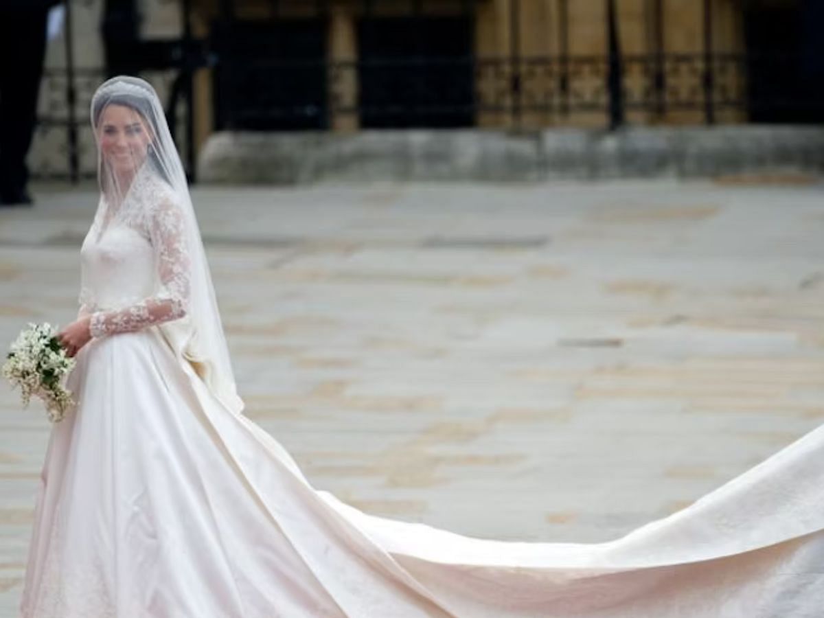 Kate Middleton in her wedding dress (Image via graziadaily)