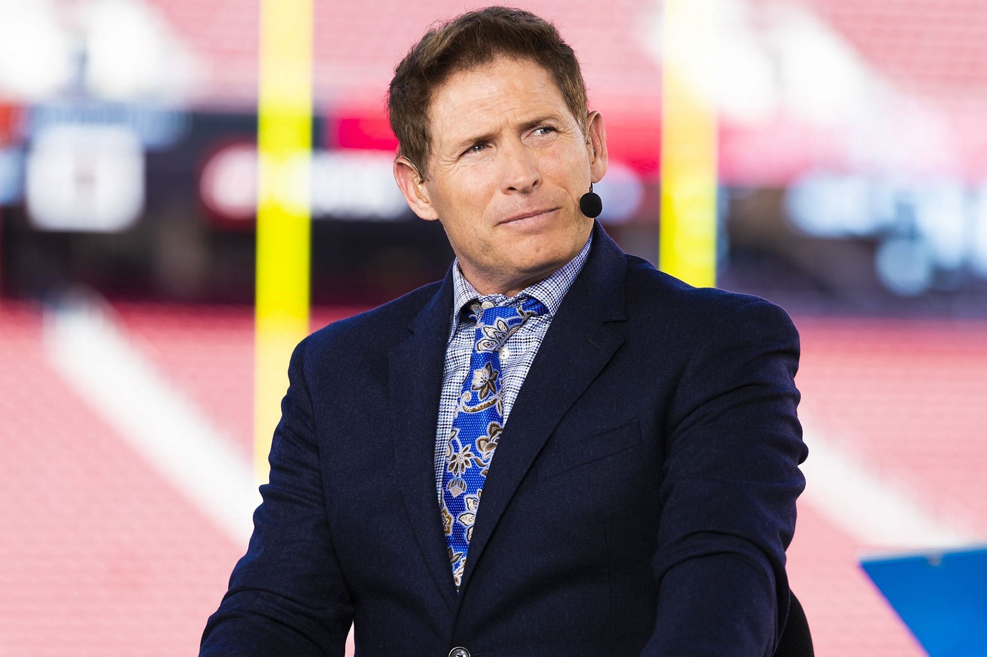 Longtime 49ers QB Steve Young to coach girls high school flag football in  California