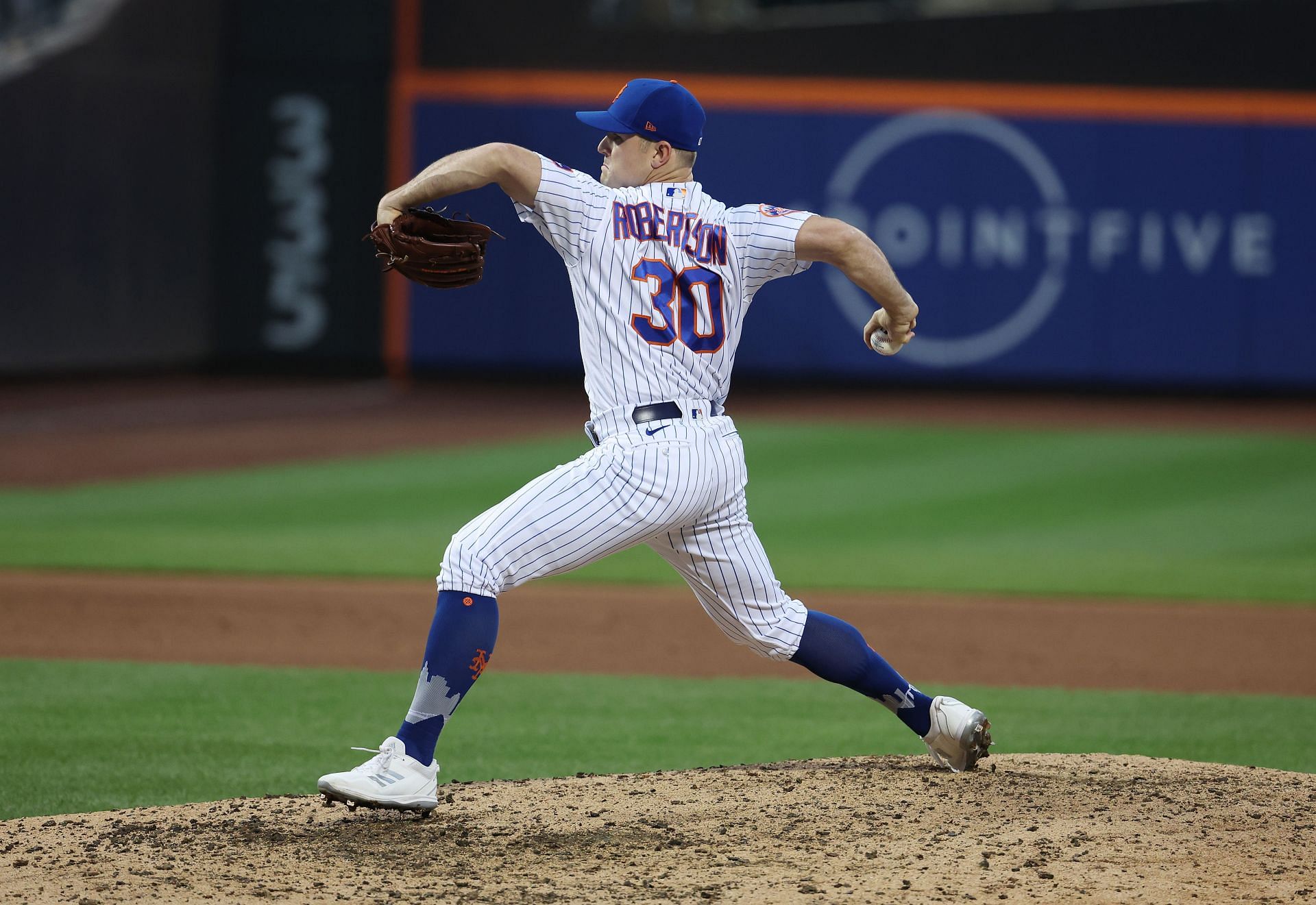 David Robertson of the New York Mets in action against the Los Angeles Dodgers during their game at Citi Field