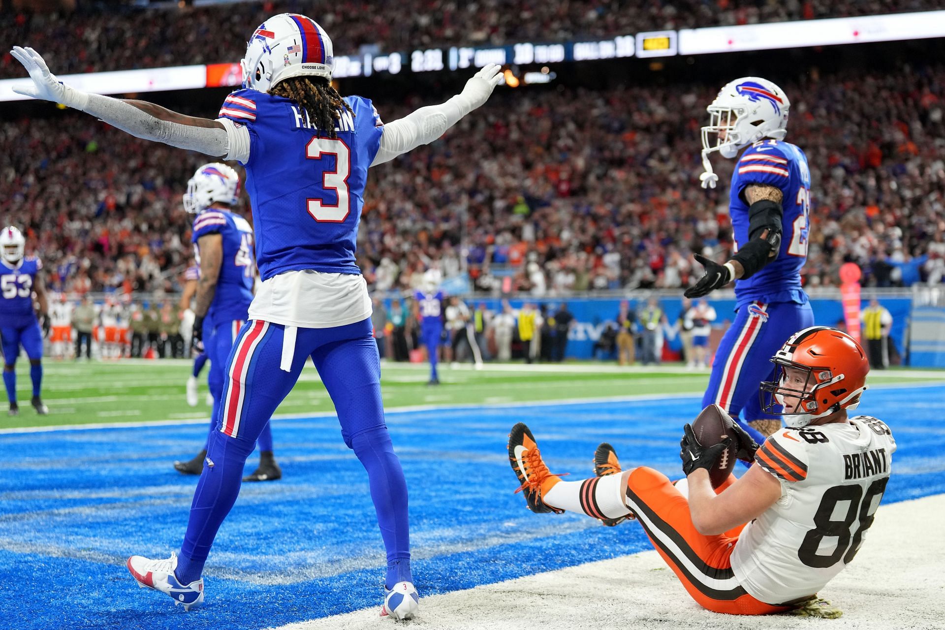 Damar Hamlin during Cleveland Browns v Buffalo Bills