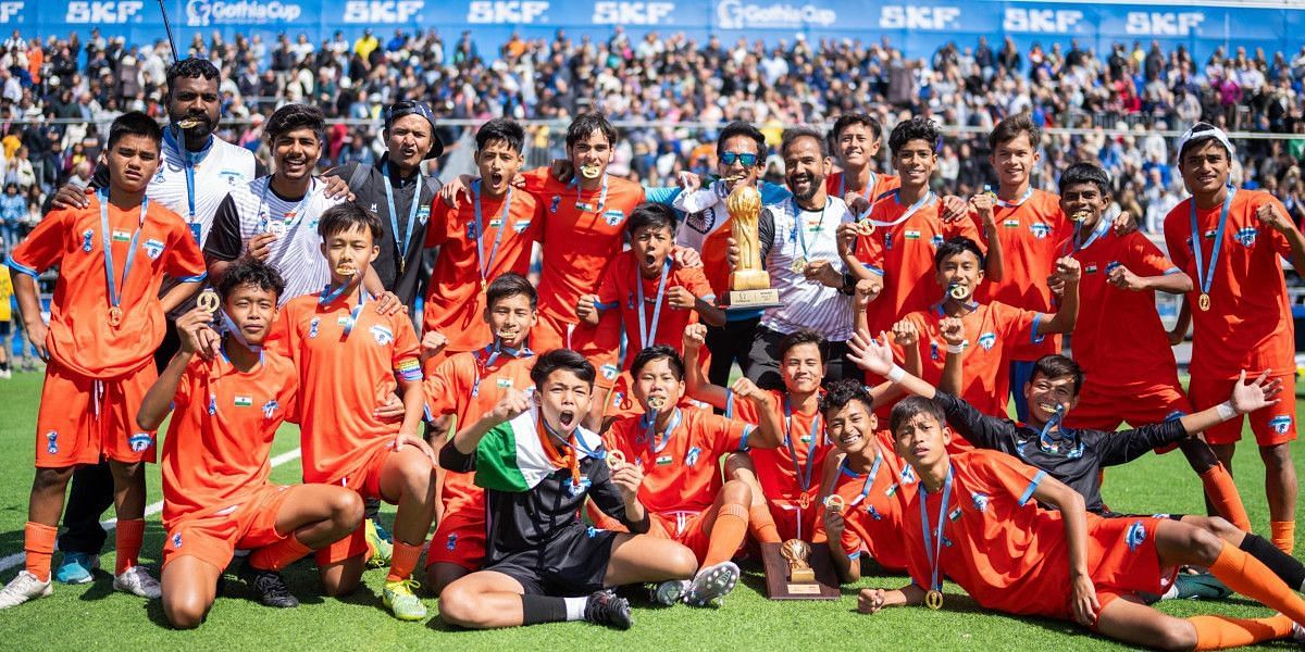 Minerva Academy FC with the Gothia Cup after the final vs Ordin FC (Image Credits - Gothia Cup)