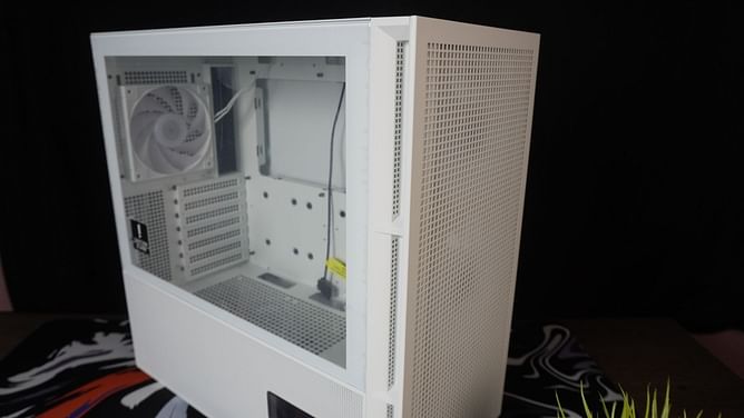 DeepCool CH560 Digital mid-tower case review: High airflow for the masses