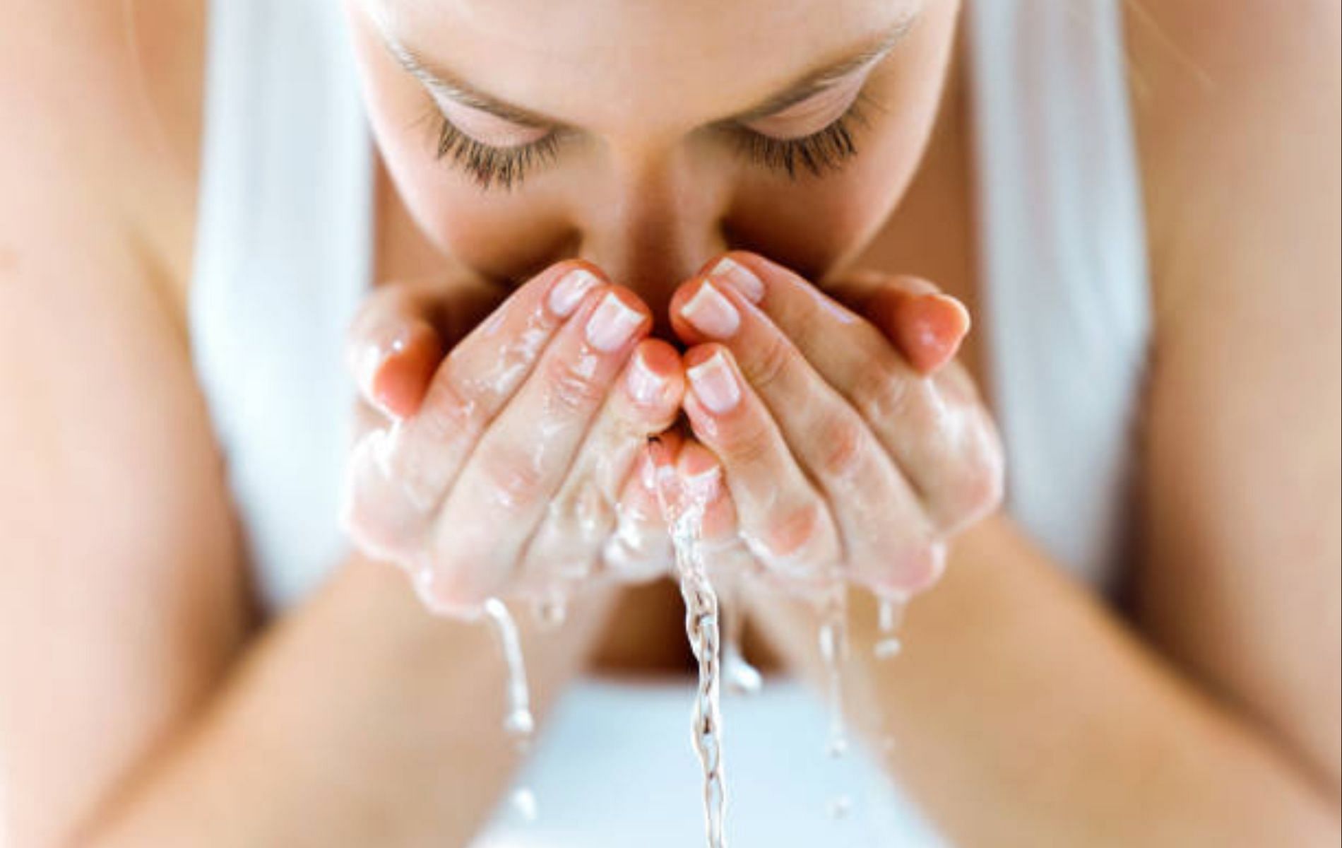 cleansing routine during the rains goes in the list of monsoon care tips (Image via iStock)