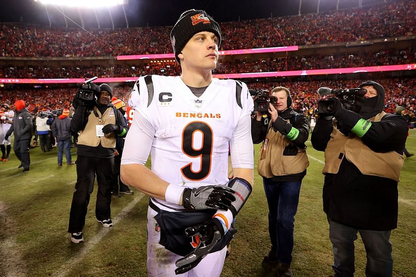 joe burrow on field