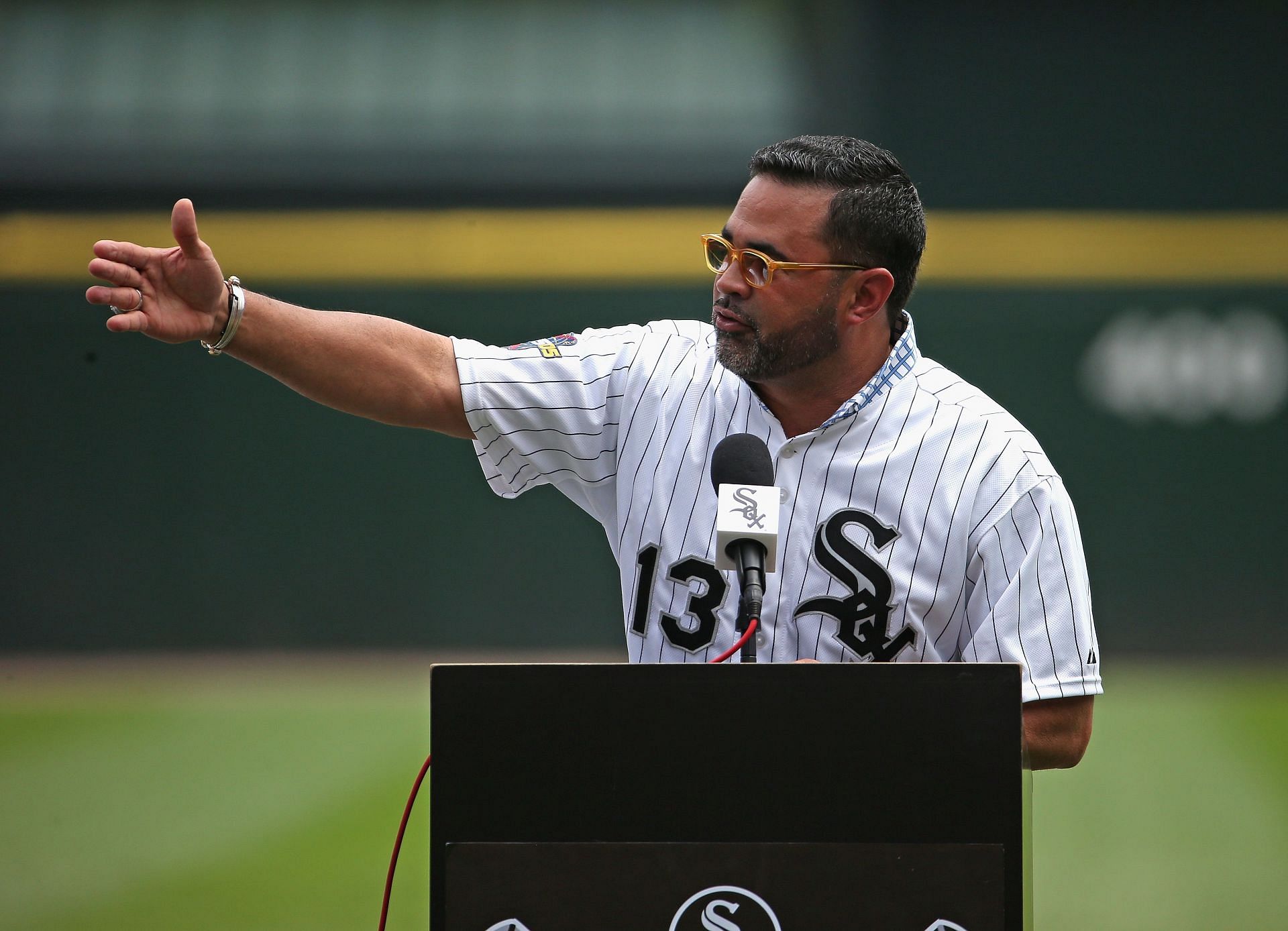 Ozzie Guillen Returns to the Dugout After Suspension - The New