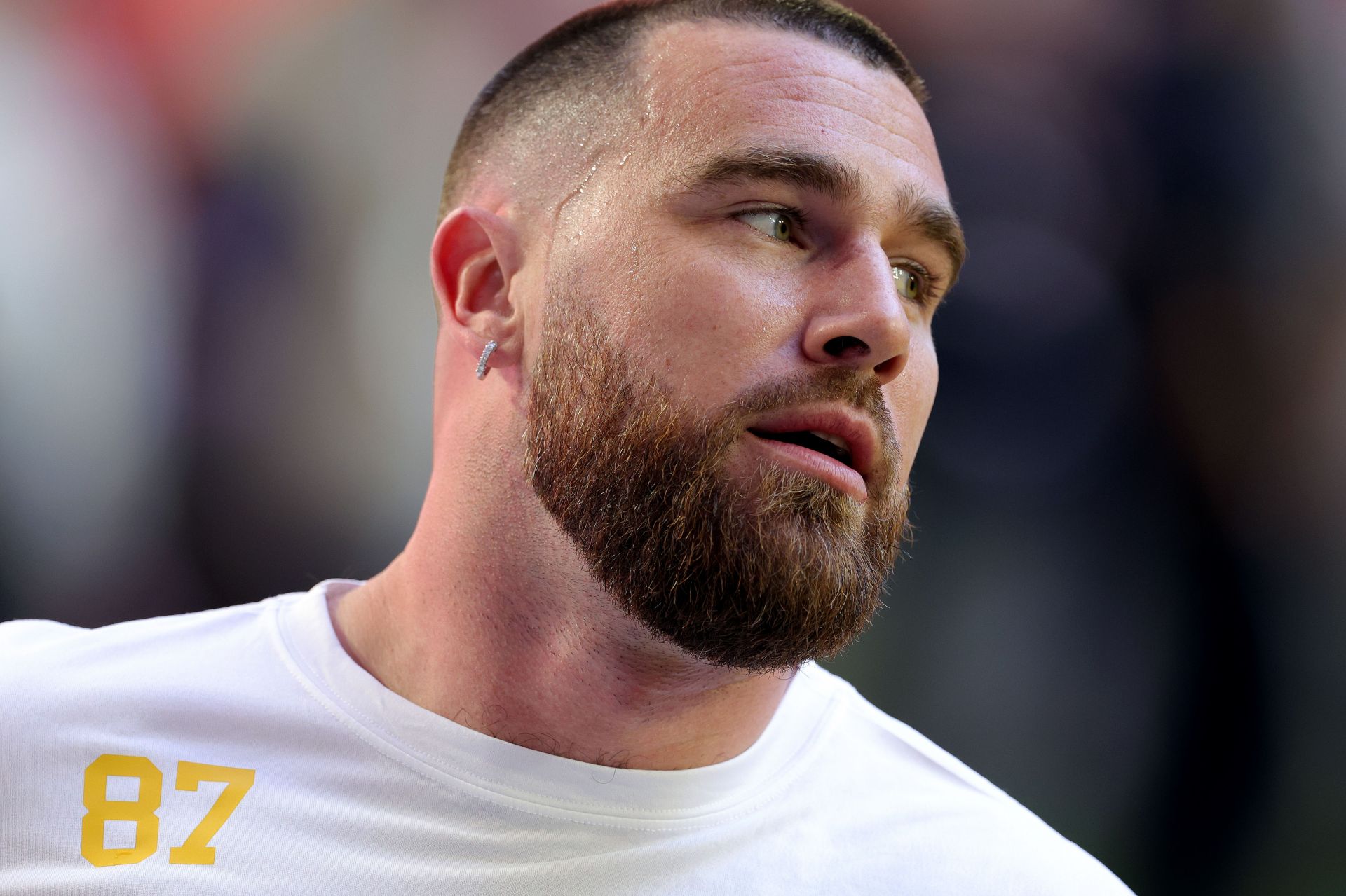 Kansas City Chiefs tight end Travis Kelce warms up before the