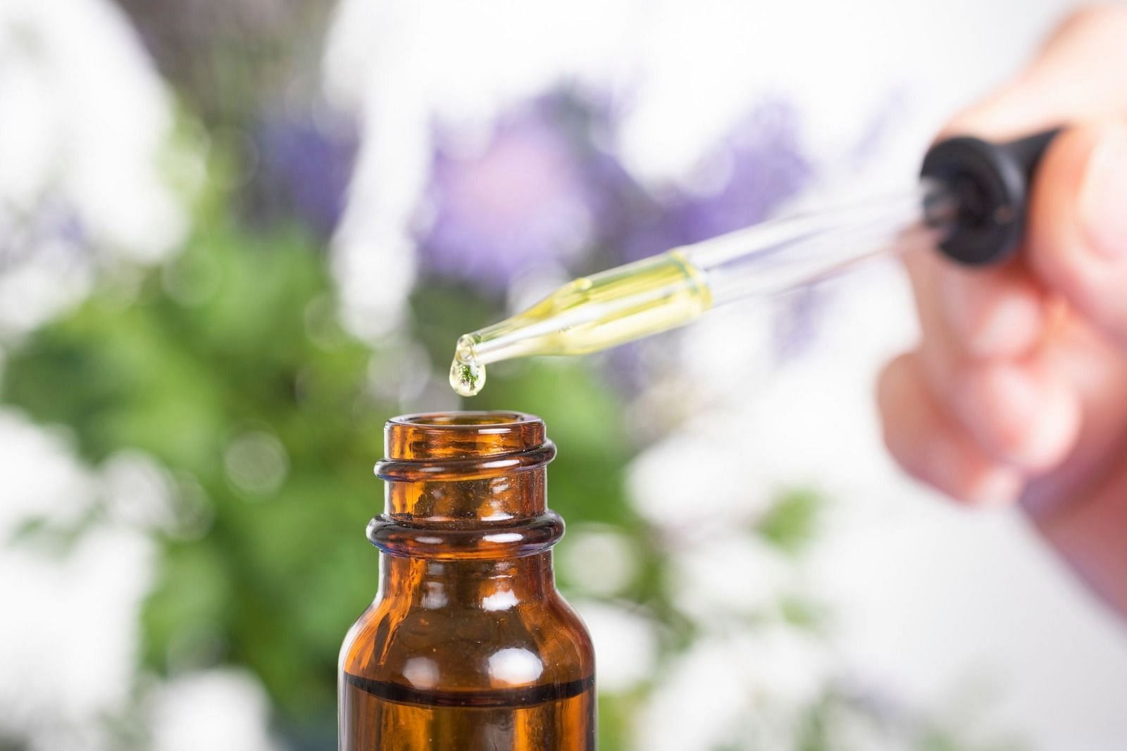 Essential oils for skin (Image via Getty Images)