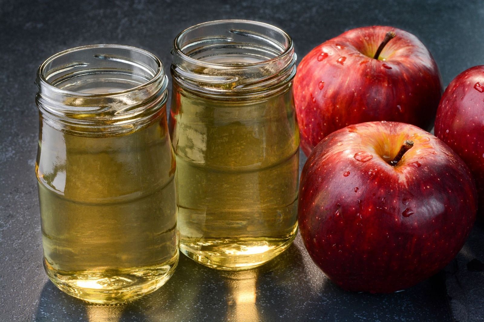 Apple-cider vinegar (Image via Getty images)