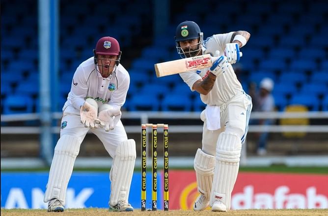 WI vs IND: विराट कोहली की ऐतिहासिक मैच में बेहतरीन बल्लेबाजी, दूसरे टेस्ट में भारत बड़े स्कोर की तरफ अग्रसर