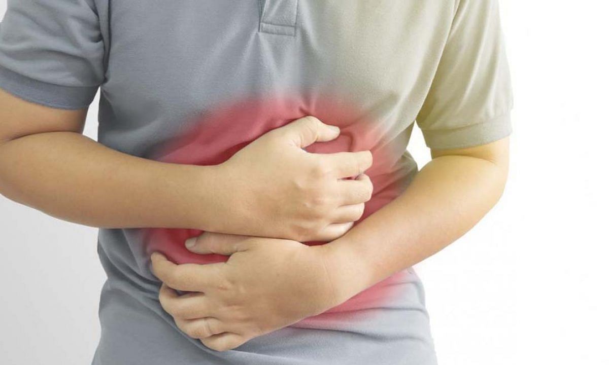 Stomach pain (Image via Getty Images)