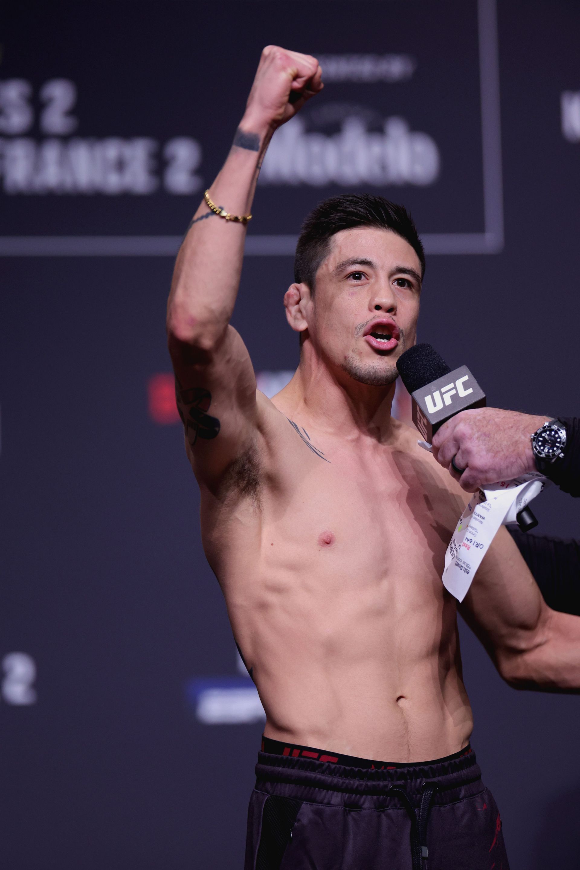 How Tall is Brandon Moreno?